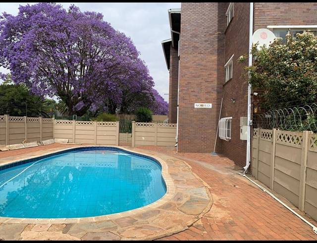 2 BEDROOM APARTMENT FOR SALE IN KEMPTON PARK EXT 3